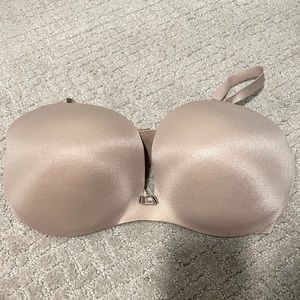 Victoria’s Secret 36DD nude seamless bra